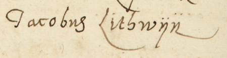 Z księgi radzieckiej Kleparza obejmującej lata 1564–1566: fragment wpisu z 1565 roku dokumentującego wybór rady urzędującej
wraz z podaniem wykazu rajców starych, z Jakubem Litwinem w składzie – zbliżenie zapisu imienia
(
Archiwum Narodowe w Krakowie, sygn. KL 26, s. 262v)