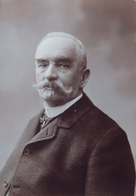 Fotografia portretowa Ferdynanda Seelinga de Saulenfels wykonana w atelier wiedeńskiego fotografika Auerlicha
(z archwium rodzinnego Zollów)