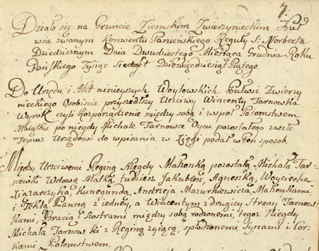 Z księgi protokołów i aktów Półwsia Zwierzynieckiego za lata 1792–1796: początkowy fragment dokonanego w 1795 roku
rutynowego wpisu sprawy rozstrzyganej przez urząd wójtowski Półwsia Zwierzynieckiego
(Archiwum Narodowe w Krakowie, sygn. GmP I-1, s. 7)