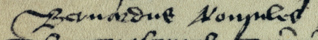 Fragment dokumentu wydanego w 1452 roku w Krakowie, w którym rajcy kleparscy, z rajcą Bernardem w składzie, oświadczyli,
że Jan Zakrzowski (nr 11) sprzedał z prawem odkupu (na wyderkauf) dom wraz z ogrodem za 13 złotych florenów
węgierskich Maciejowi z Łabiszyna, dziekanowi i kanonikowi kolegiaty św. Floriana, które to pieniądze wyłożone zostały
z legatu testamentowego Mikołaja Kozłowskiego, profesora teologii – zbliżenie zapisu imienia i urzędu
(Archiwum Uniwersytetu Jagiellońskiego, sygn. dok. perg. 136)