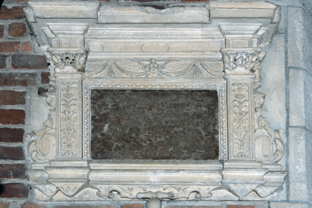 Epitafium z piaskowca i brunatnego marmuru zmarłego w 1620 roku rajcy i burmistrza Jerzego Wolffa,
wystawione w kościele
Bożego Ciała w Kazimierzu, obok wejścia do dawnej kaplicy Brackiej, dzisiaj św. Anny,
nad epitafium rajcy Wawrzyńca Tomaszkiewicza (nr 332)