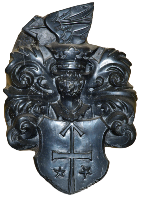 Herb własny Krupka ze zwieńczenia epitafium Abrahama Ronenberga (nr 450)
i jego żony Agnieszki z Krupków w kruchcie północnej kościoła Mariackiego