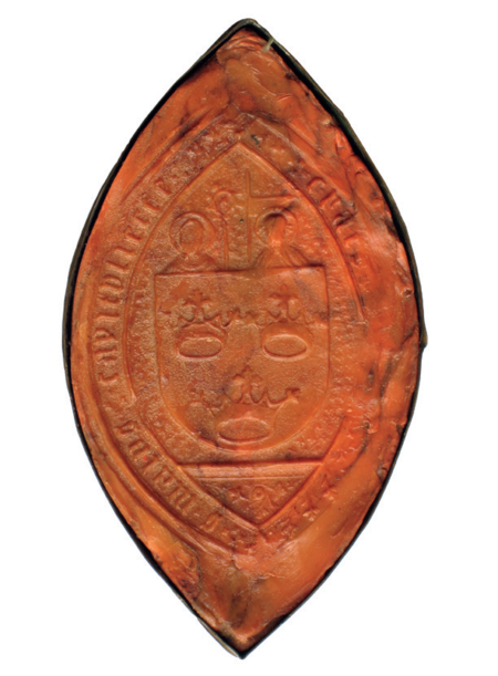 Pochodzący z 1728 roku odcisk w wosku pieczęci większej krakowskiej
kapituły katedralnej; w polu pieczętnym tarcza z trzema koronami,
ponad tarczą postaci św. Stanisława z pastorałem i św. Wacława
z proporcem, w otoku napis: S[IGILLUM] MAIUS (CA)PITULI
(ECCE CRACOVIENSIS)
(Archiwum Narodowe w Krakowie, sygn. perg. 831)