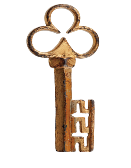 (321) Klucz w inwentarzu muzealnym określony jako „prawdopodobnie do ceremonii miejskich”, o wymiarach 13 x 5,5 cm, niedatowany, wykonany
z blachy żeliwnej, spawany, pokryty pozłótką – stylistyka późnogotycka (MK, nr inw. MHK 473/III)