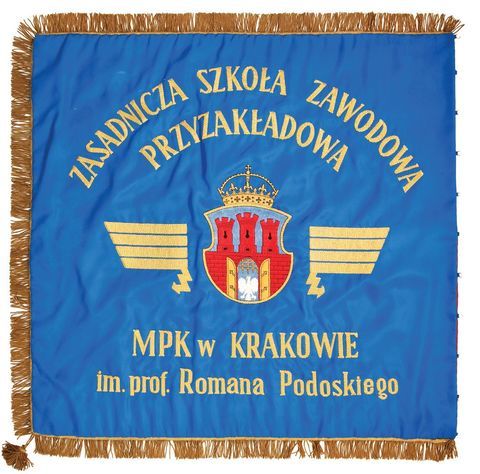 (706) Historyczny sztandar szkoły zawodowej
przy Miejskim Przedsiębiorstwie Komunikacyjnym
w Krakowie (udostępnione przez MPK S.A.)
